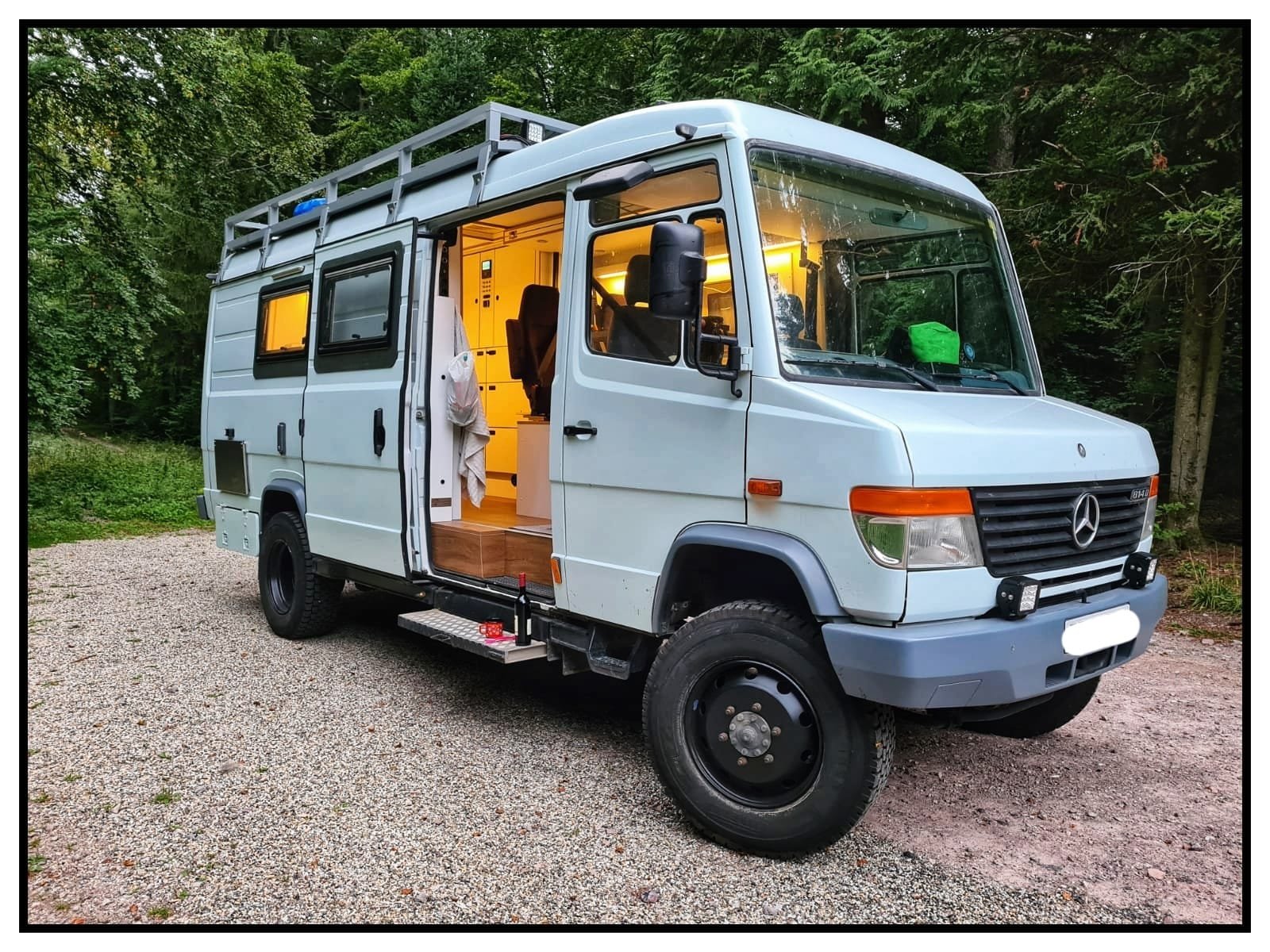 Мерседес бенц варио. Mercedes-Benz Vario 814. Mercedes Vario 4x4 Camper. Mercedes Benz Vario 4x4. Mercedes Vario 814.