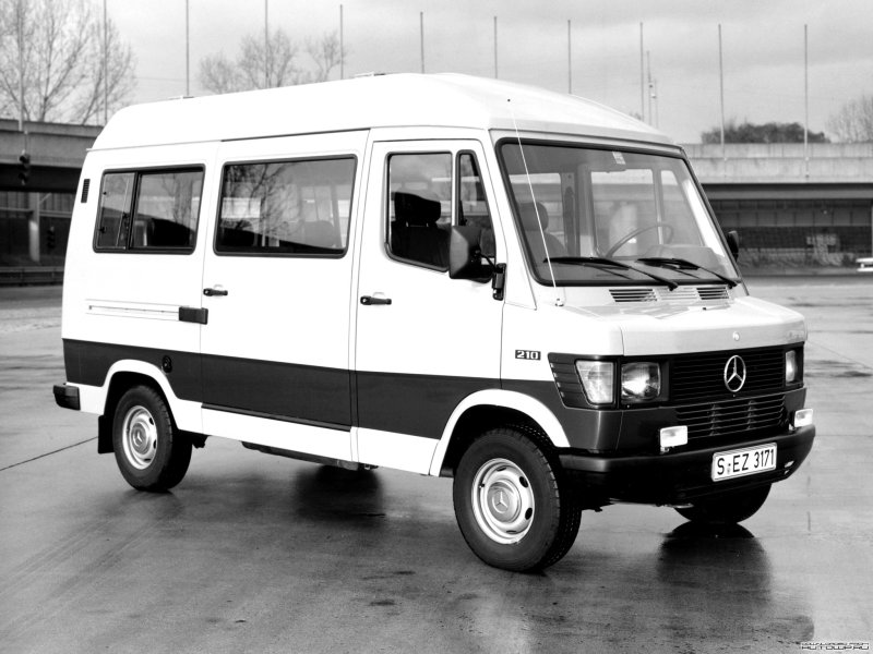 Мерседес Бенц т1 208д
