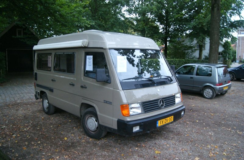 Мерседес МВ 100