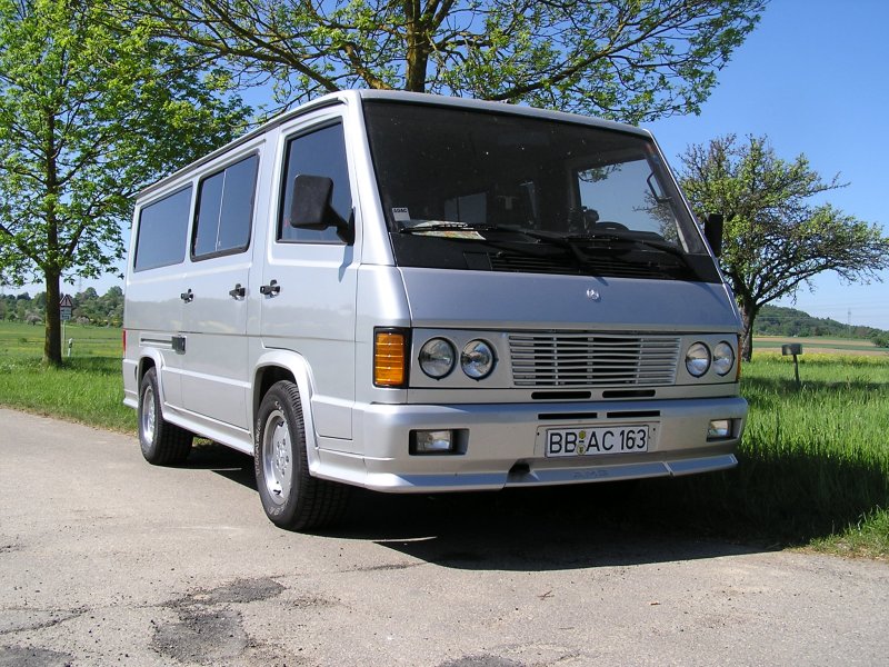 Mercedes-Benz mb100