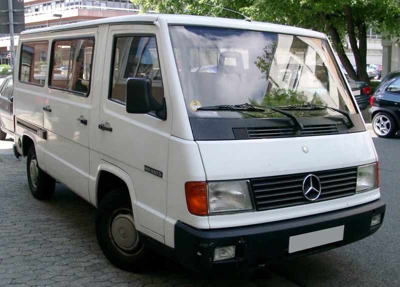 Mercedes-Benz mb100