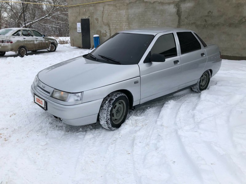 Оперская ВАЗ 2110 серебристая