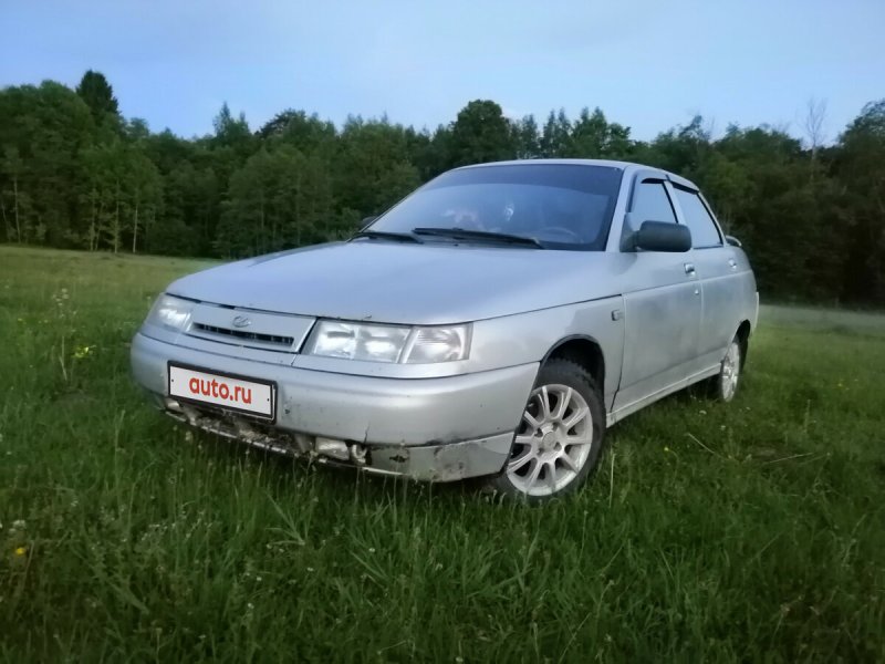 ВАЗ 2110 серого цвета