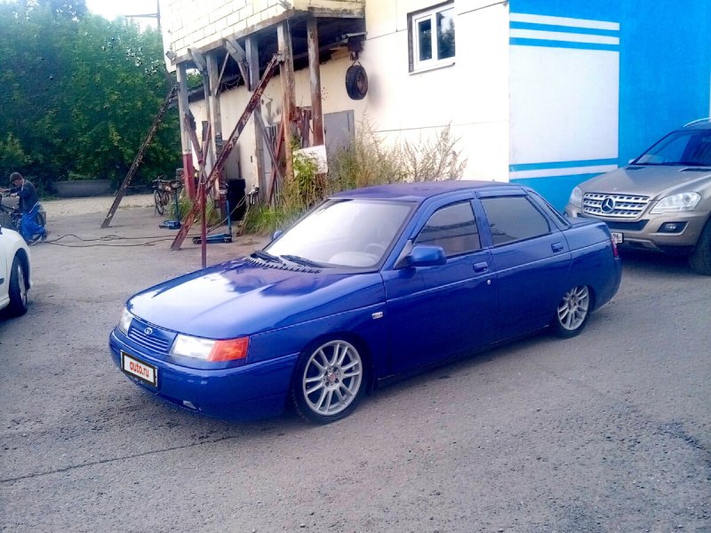 Lada 2110 синий