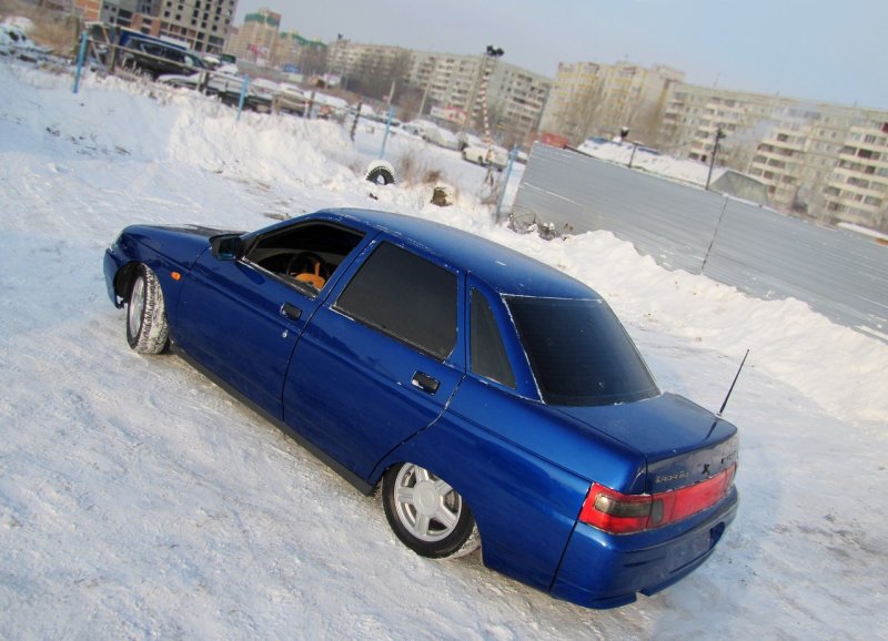 ВАЗ 2110 синяя 17 торусы