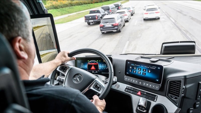 Mercedes Benz Actros 2020 салон