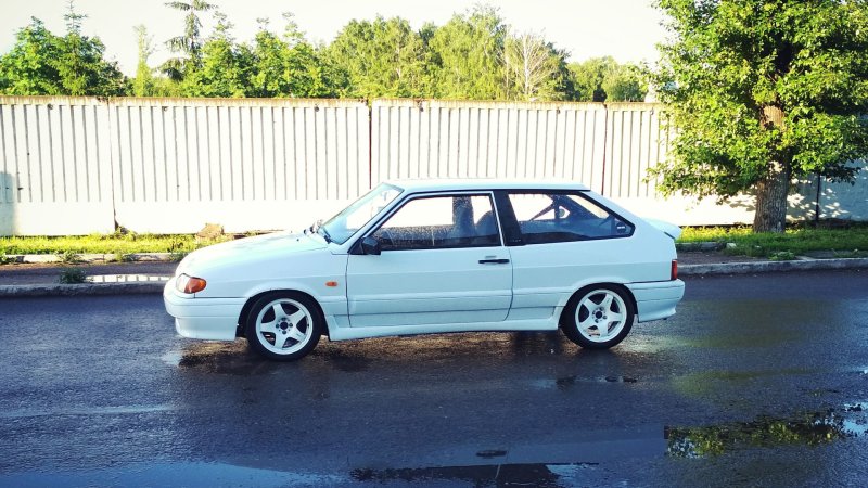 ВАЗ 2113 r15