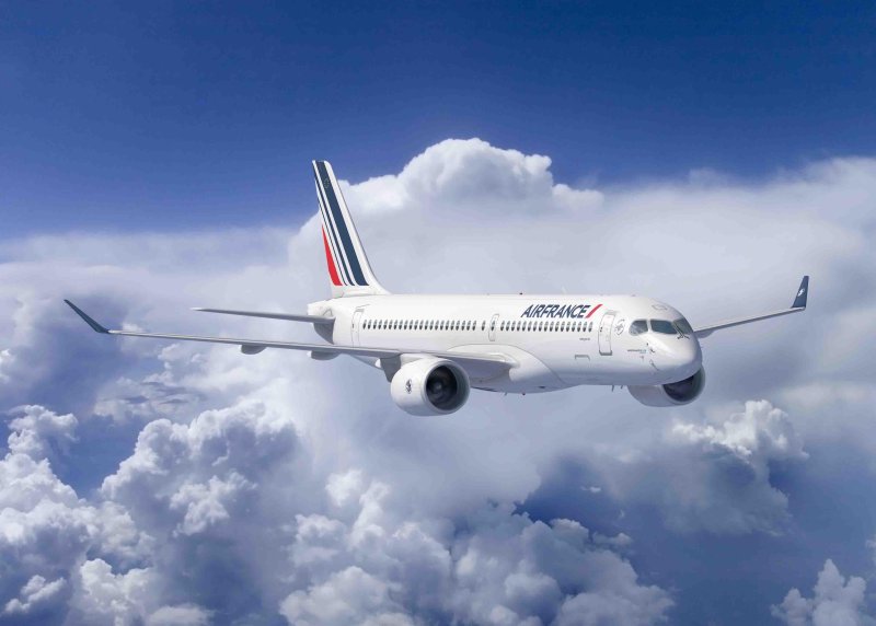 Самолёт Airbus a220