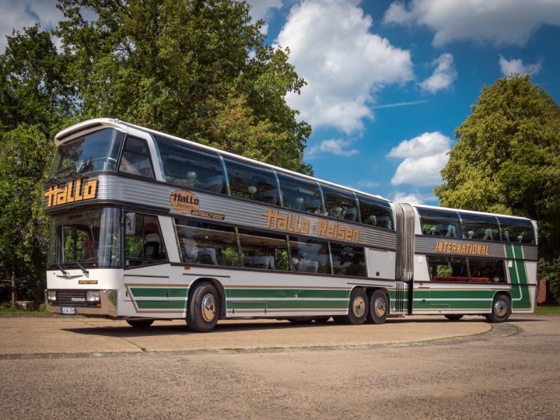 Автобус Neoplan Jumbocruiser