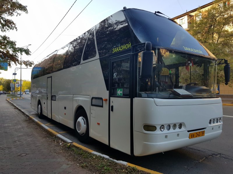 Автобус Neoplan 51