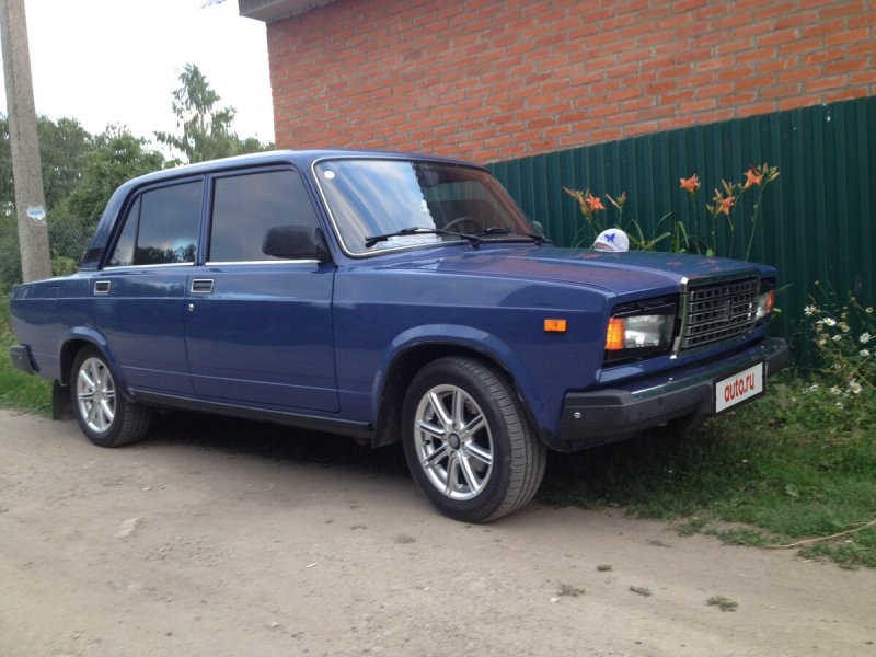 ВАЗ 2107 2007 года синий