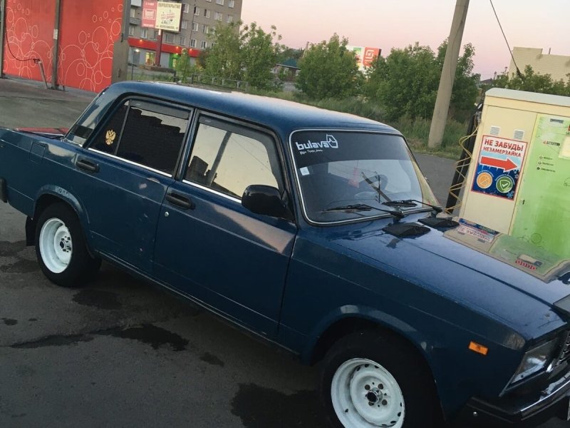 ВАЗ 2107 синий металлик
