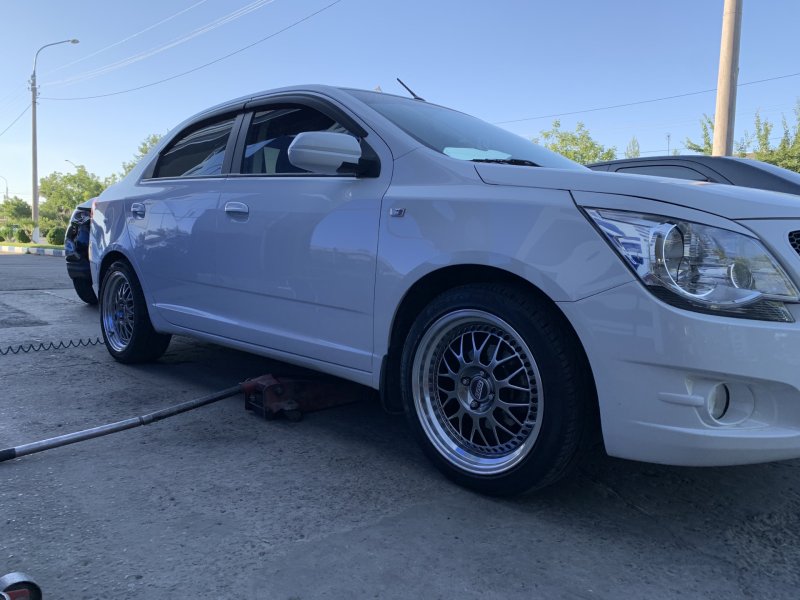 Chevrolet Cobalt на 17 дисках