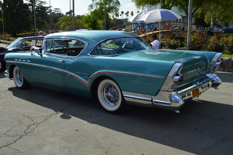 Buick Roadmaster 1957