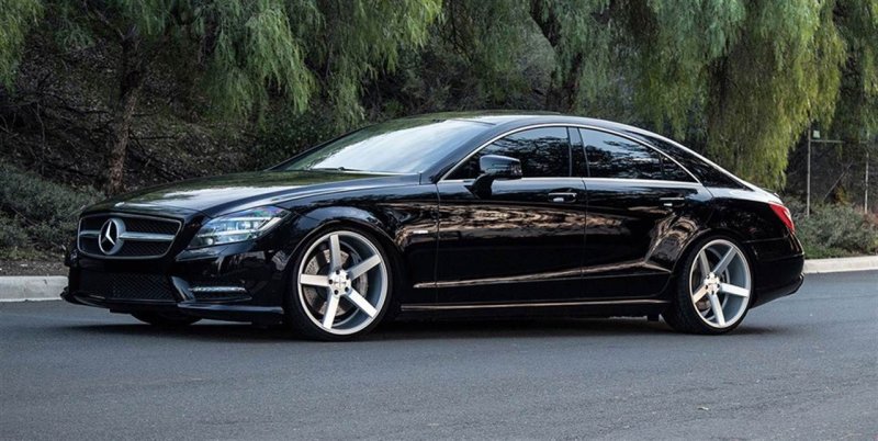 Мерседес банан CLS 550