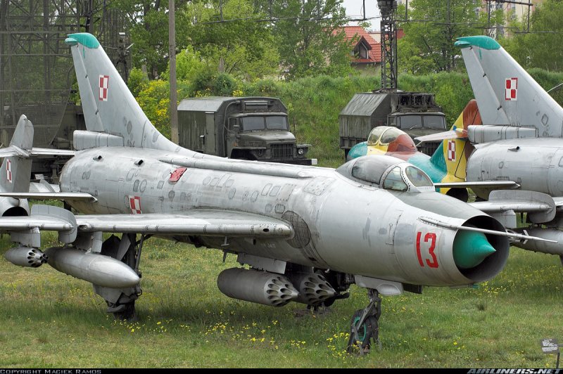 Истребитель-бомбардировщик Су-7б