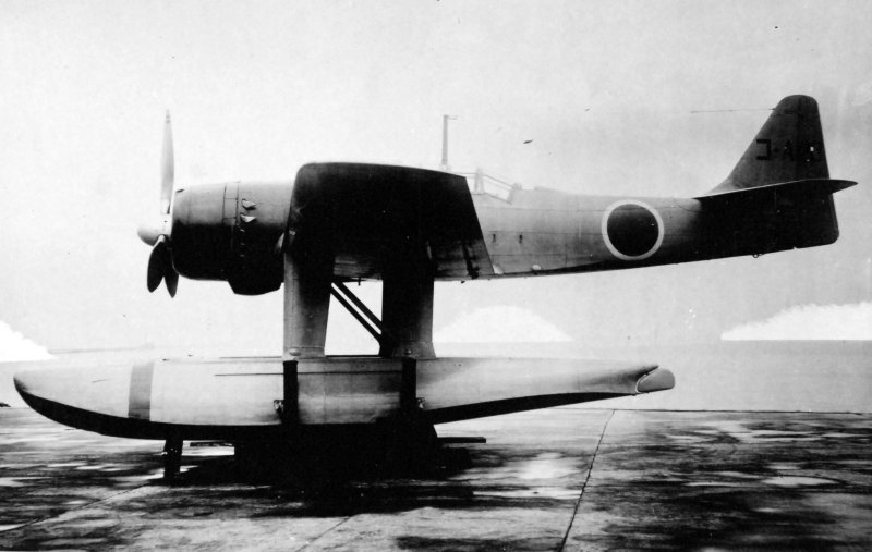 Самолет Аичи е13а