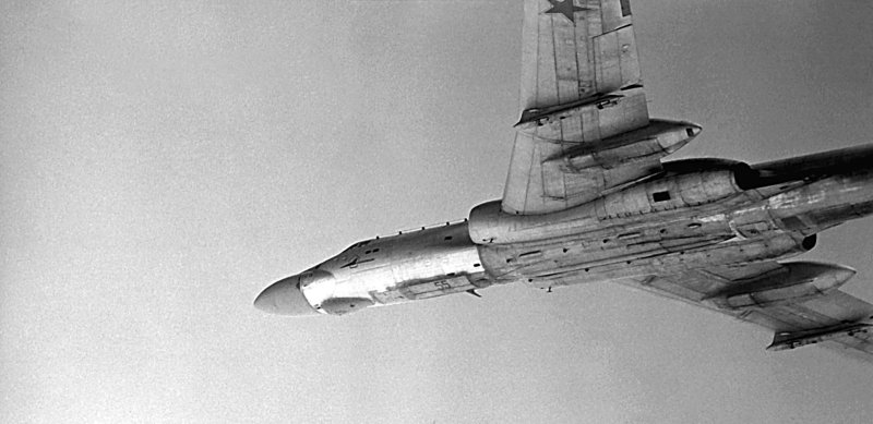 Турбореактивный бомбардировщик ту-16