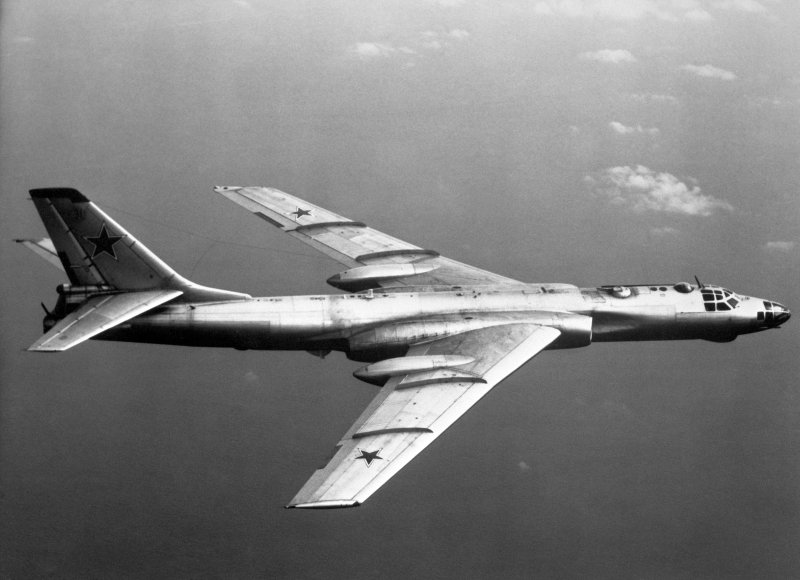 Турбореактивный бомбардировщик ту-16