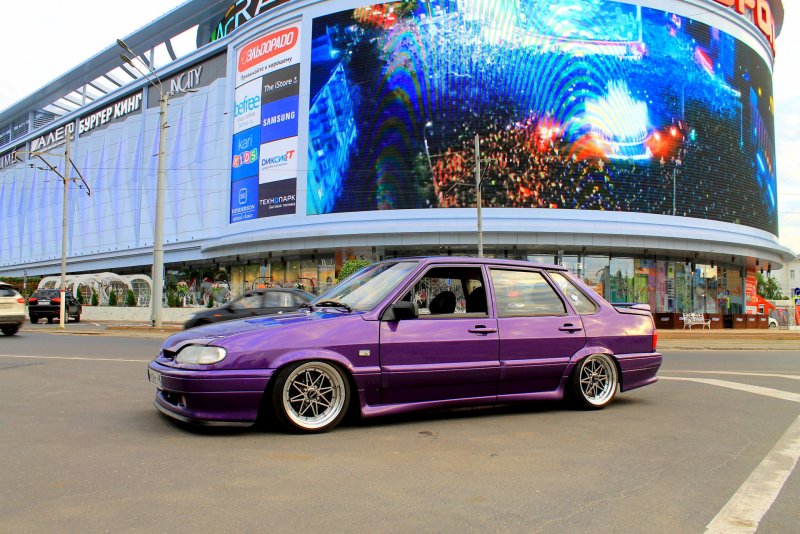 Lada 2115 stance