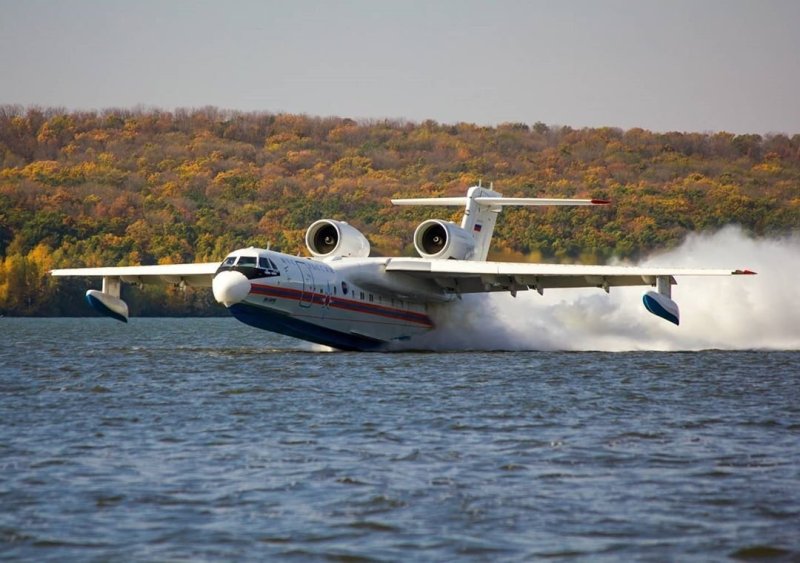 Самолет бе-200 МЧС