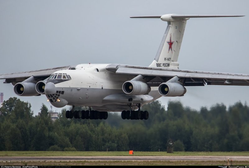 Бортовой ил-78 20264