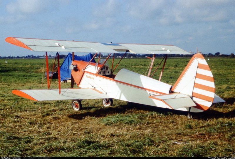 Легкий самолет УТ-2 Шмель