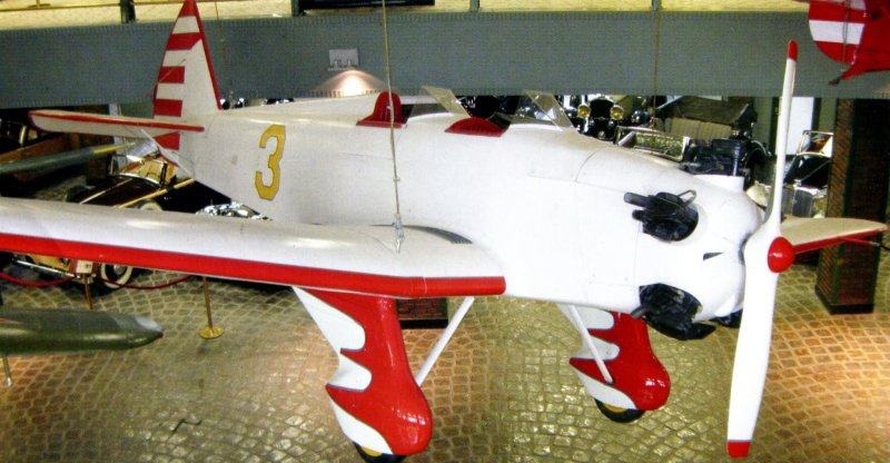 Учебно-тренировочный самолет УТ-2