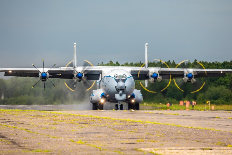 Транспортный самолет АН 22 Антей