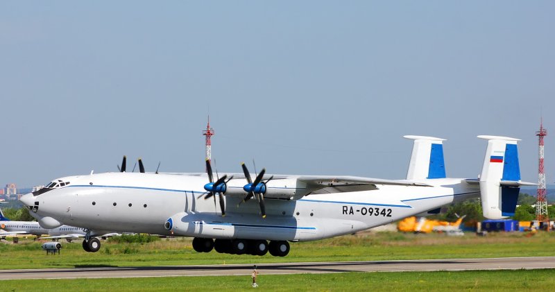 АН-22 В профиль