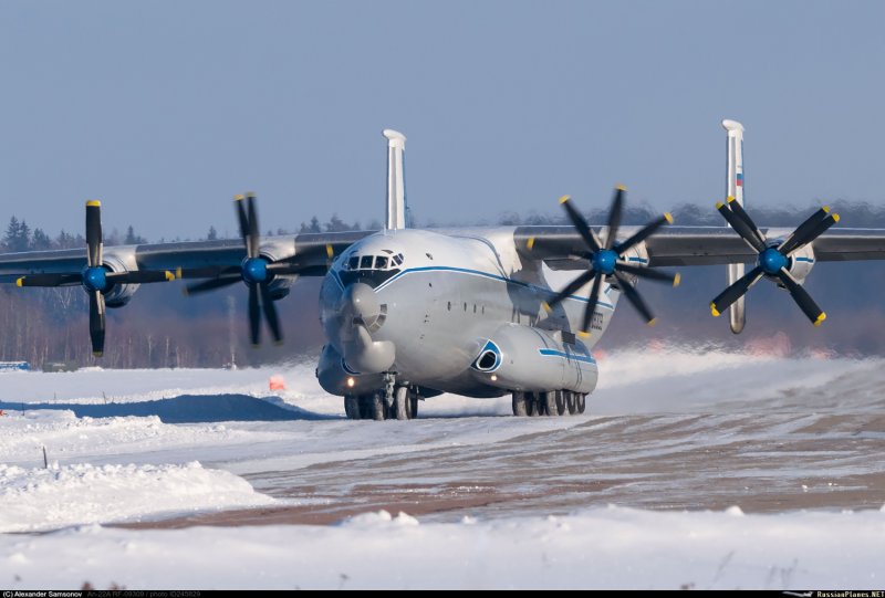 Самолёт Антей АН-12