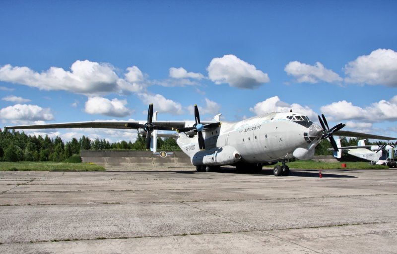 АН 24 Антей