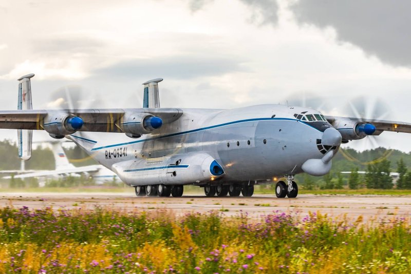 Самолёт Антей АН-22