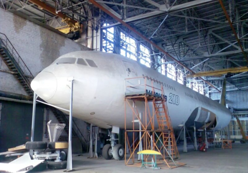 АН-218 пассажирский самолёт