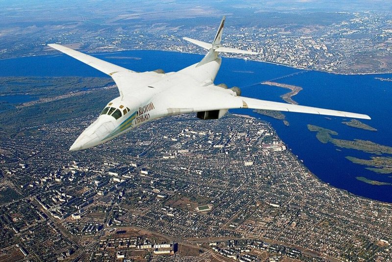 Белый лебедь самолет ту 160
