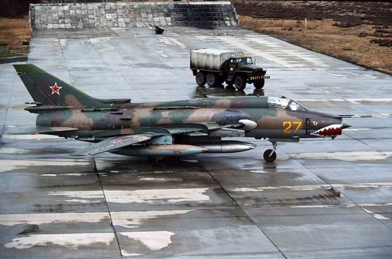 Су-17 самолет