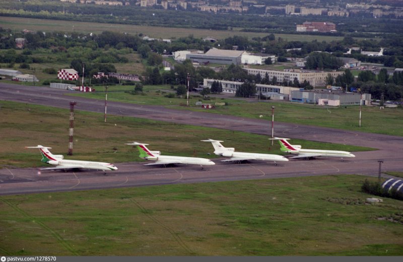 Аэропорт Омск 2000 год