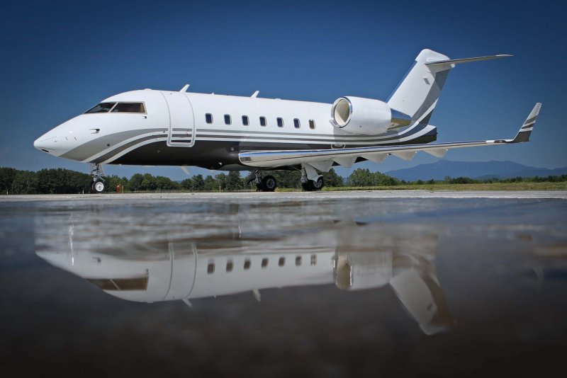 Самолет Bombardier Challenger 600