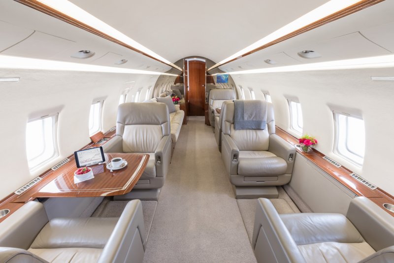 Challenger 604 салон