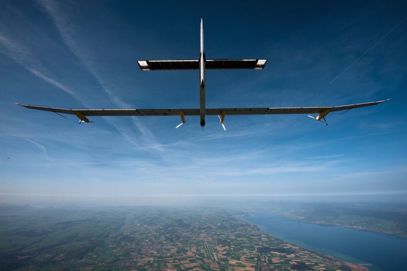 Самолет на солнечной энергии Solar Impulse