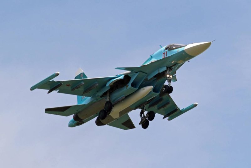 Су-34 бомбардировщик