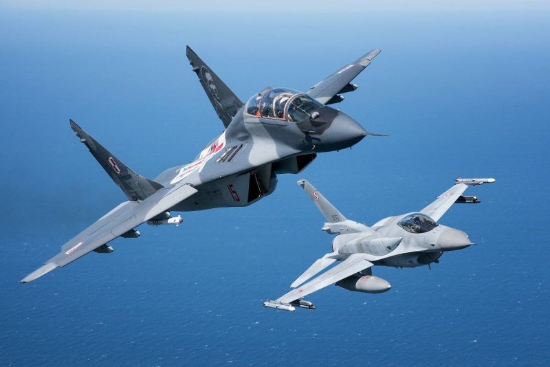 F-16 vs миг-29