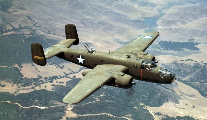 Бомбардировщик Норт Америкэн б-25