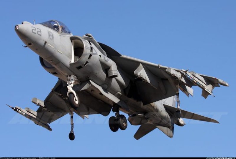 Cамолет av-8b "Харриер" II