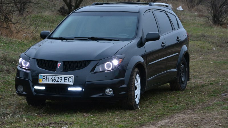 Pontiac Vibe черный