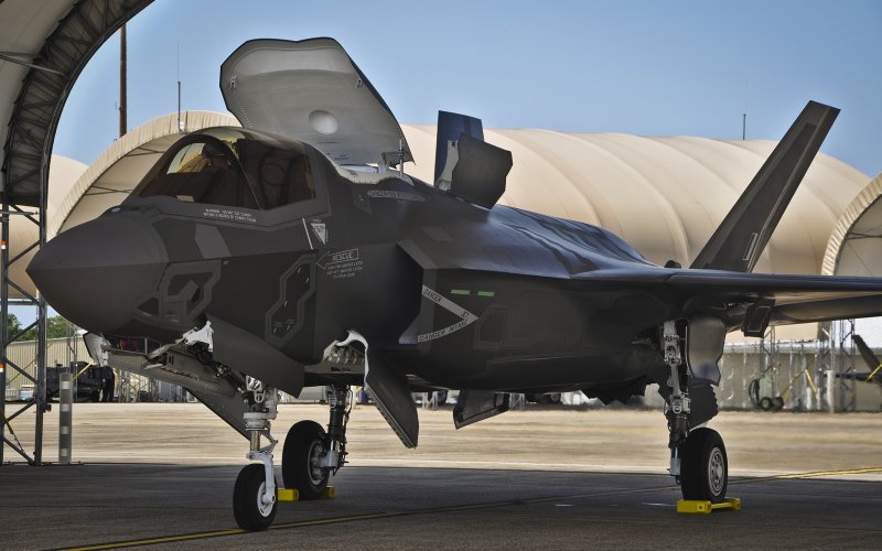Истребитель f-35 Lightning II