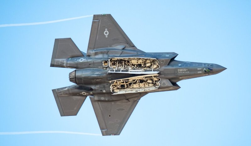 Стелс f35