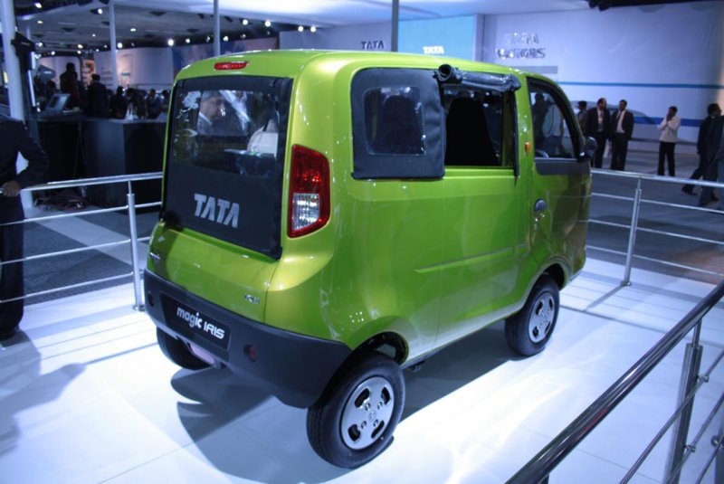 Индийская машина Tata Nano