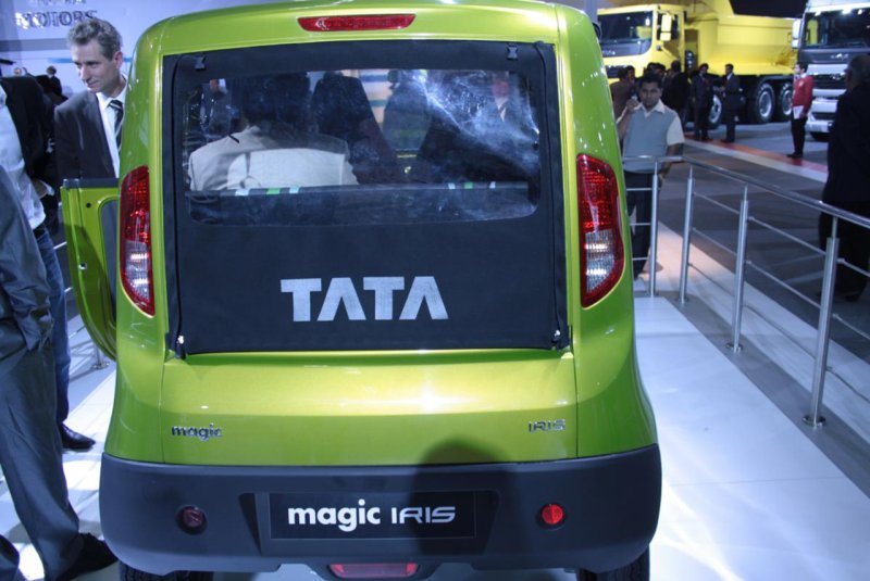 Индийский минивэн Tata