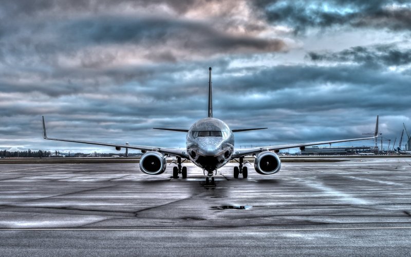 Самолёт Боинг 737 взлёт
